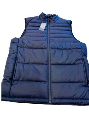 NWT TravisMathew Aves Tech Puffer Vest Total Eclipse 1MZ274